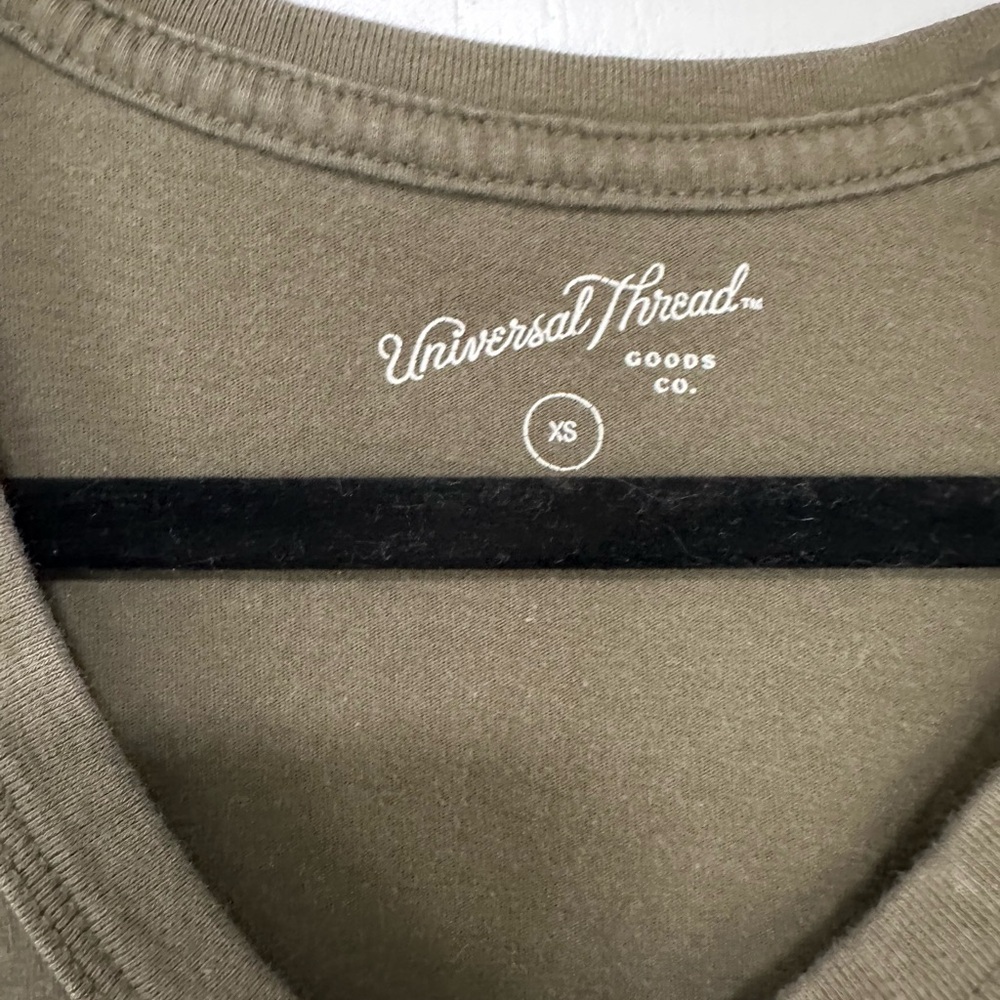 3 v-neck tops - Picture 7 of 7